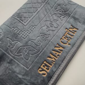 Özel İsimli Peluş Seccade ( Gri )