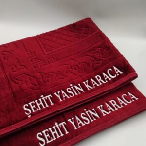 Özel İsimli Peluş Seccade ( Kırmızı )