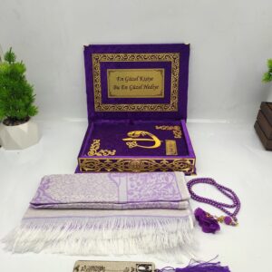 Kadife Kutulu Kur'an-ı Kerim (Mor, Seccadeli, Gold Süsleme)